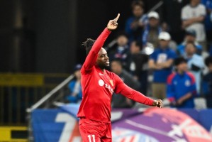 九游-中超-迪马塔传射朱辰杰双响 申花2-2战平铜梁龙